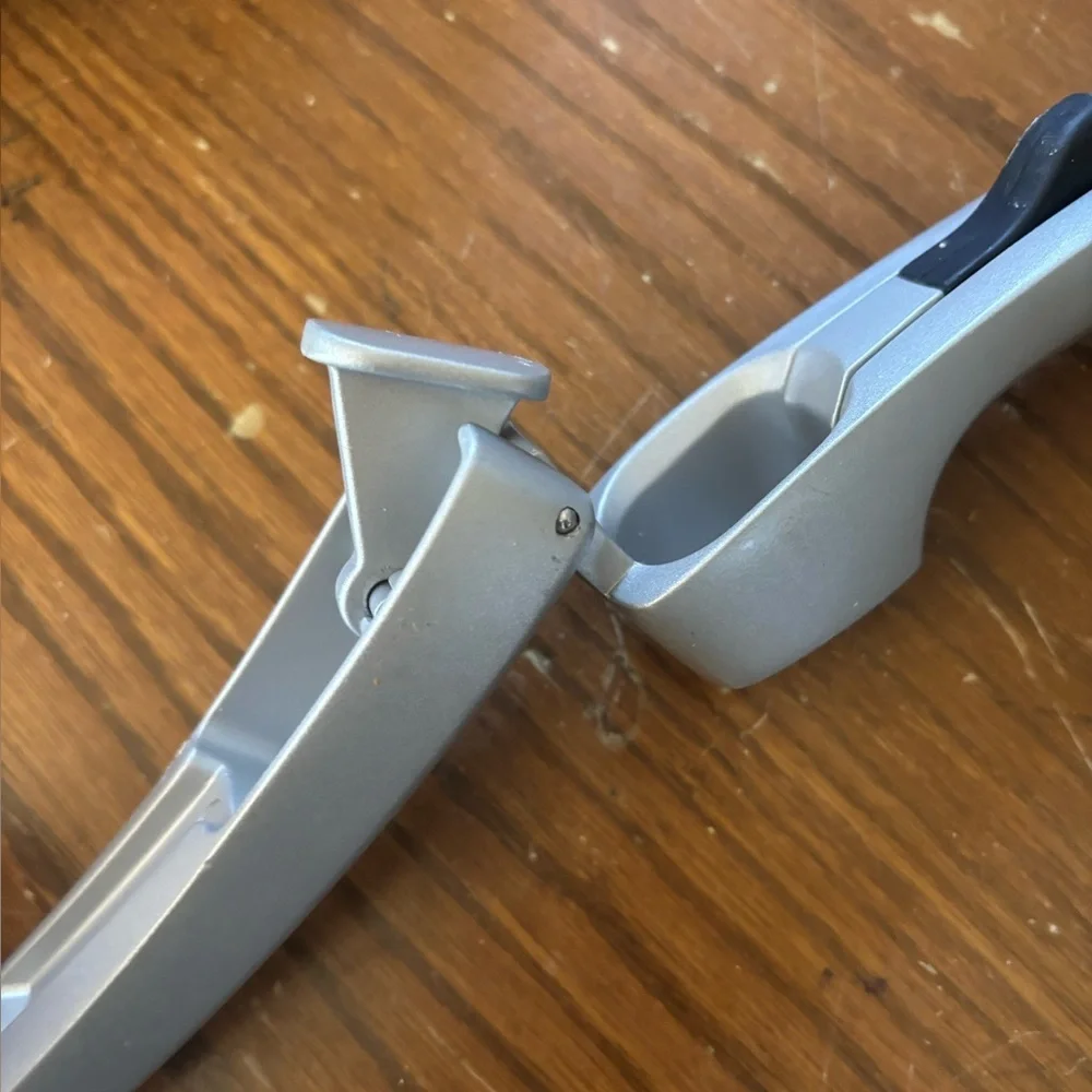 Vintage Universal No. 2 food chopper/meat grinder and 2-in-1 garlic press